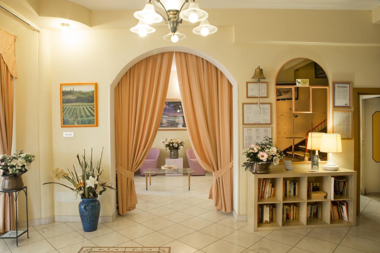 Fior Di Loto - Rimini Hotel Buitenkant foto