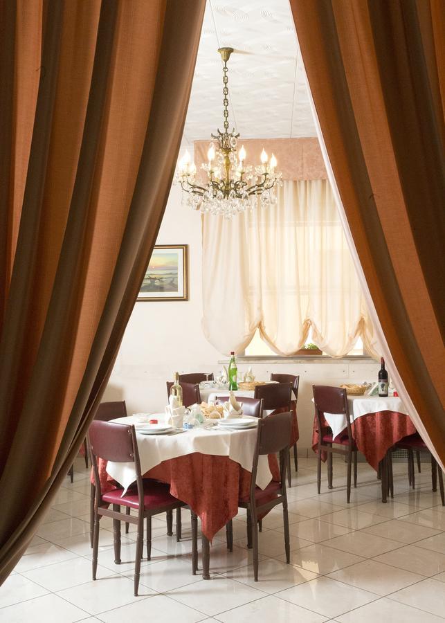 Fior Di Loto - Rimini Hotel Buitenkant foto