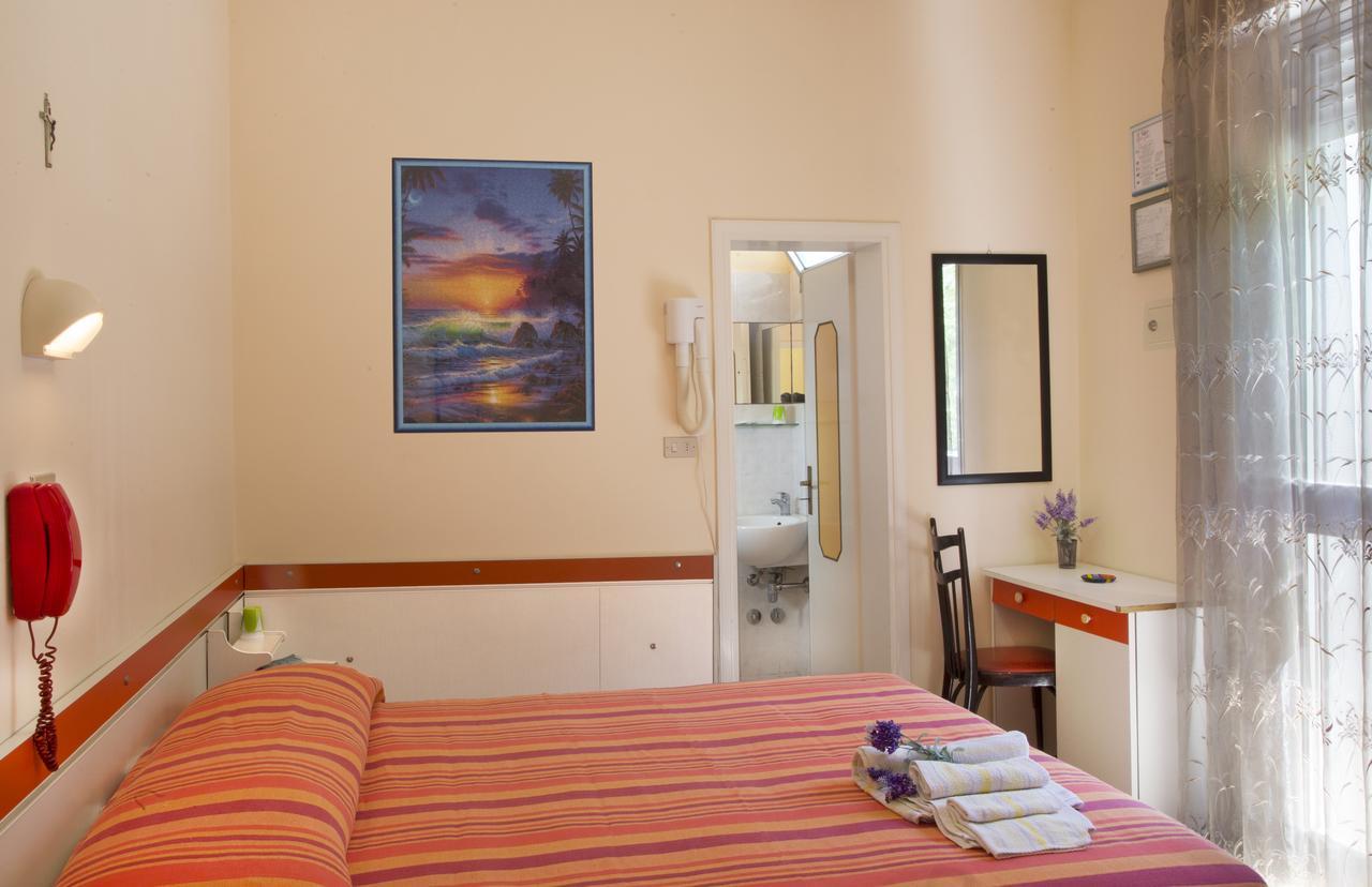 Fior Di Loto - Rimini Hotel Buitenkant foto